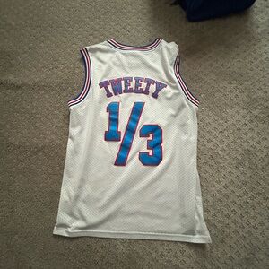 YOUTH XL Space jam Tweety Bird Jersey